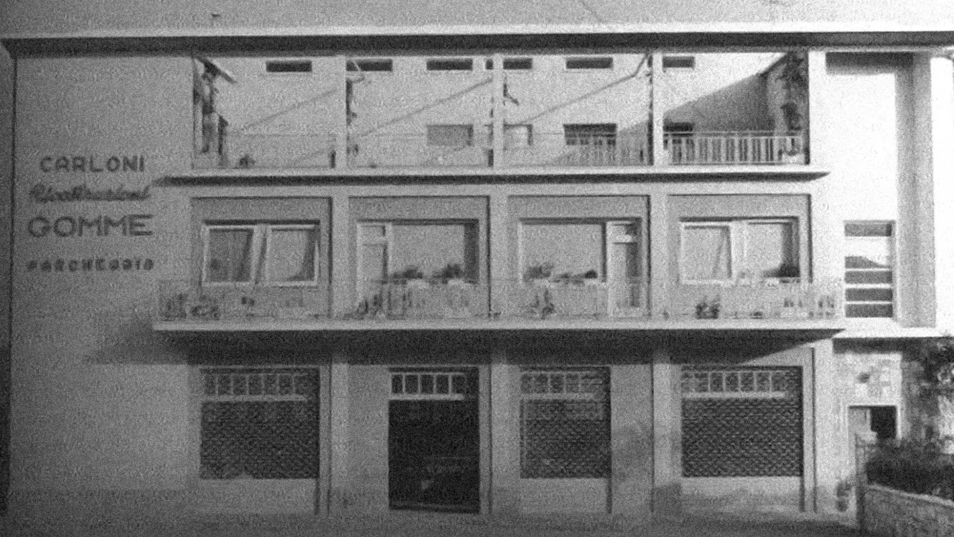 carloni-esterno-negozio-anni-60